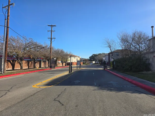 $1,700 | 10 Cavelier Pass, San Antonio, TX 78240