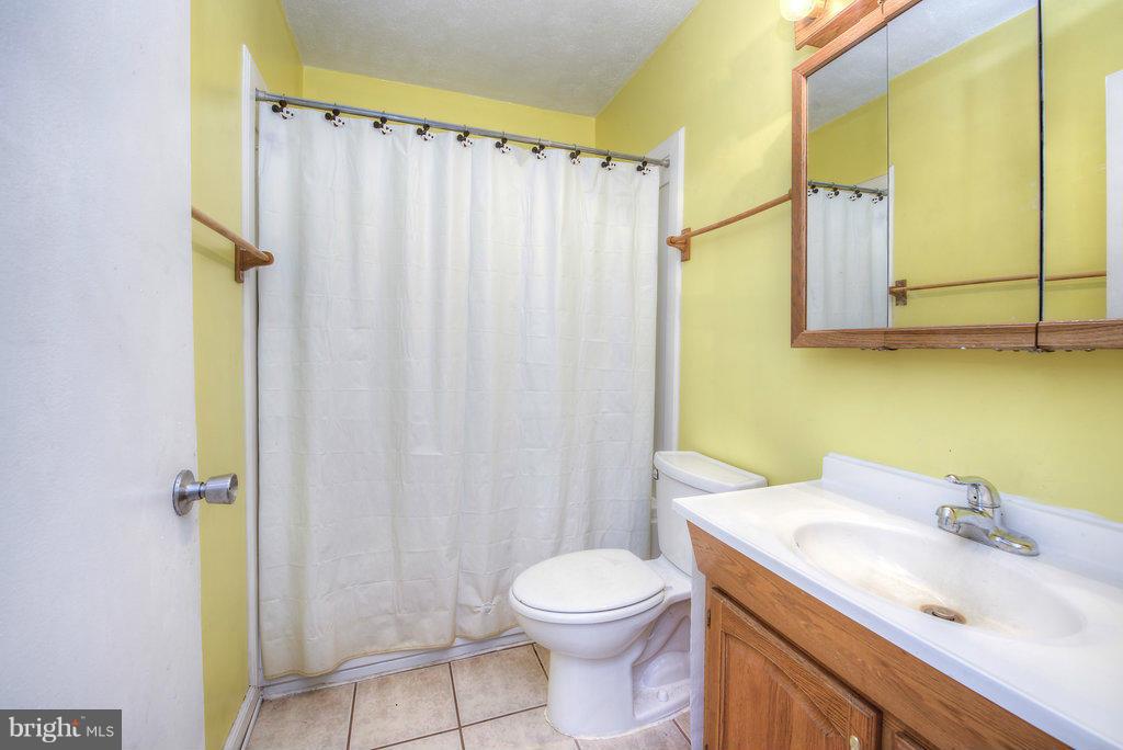 13283 Alum Springs Road Culpeper, VA 22701 - Photo 20 of 29 Bath