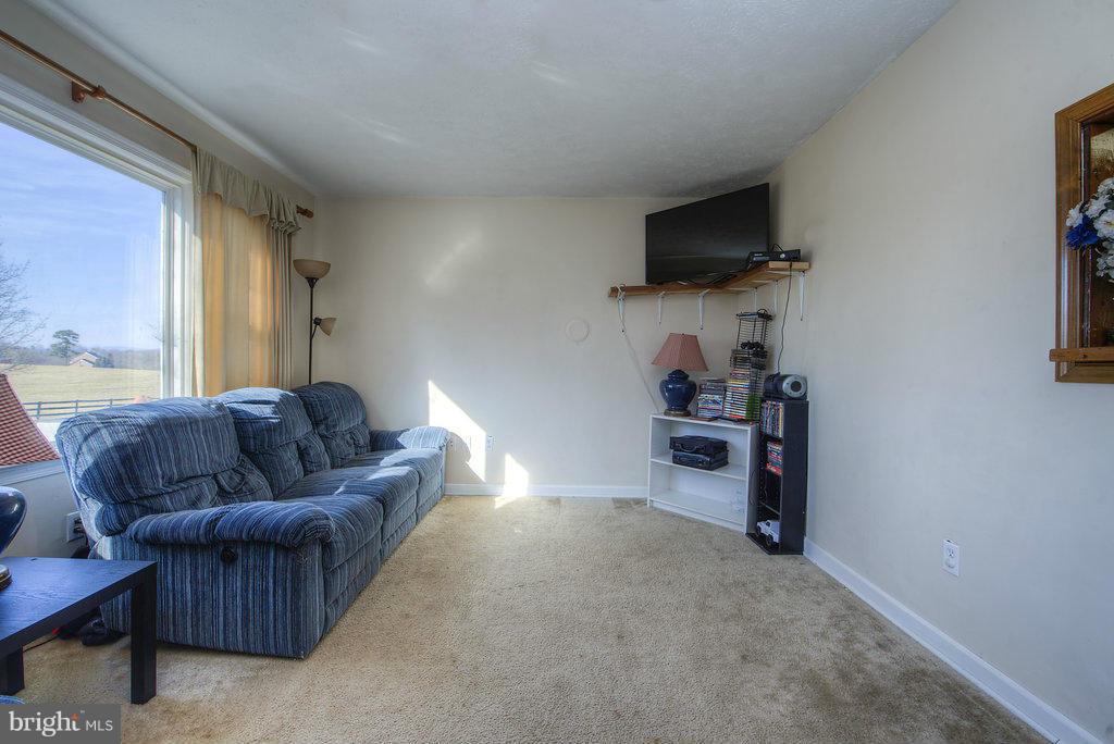 13283 Alum Springs Road Culpeper, VA 22701 - Photo 6 of 29 Family Room