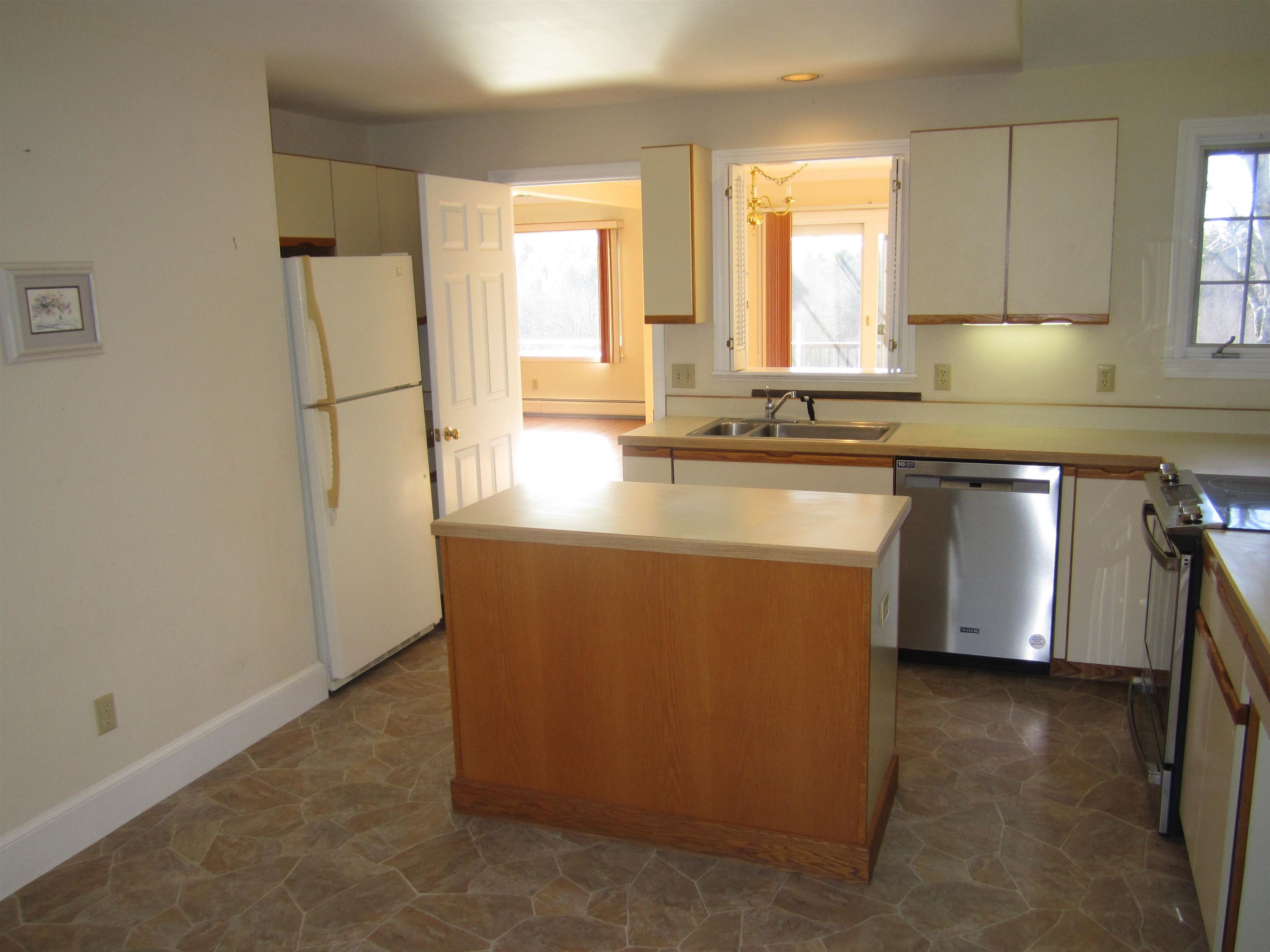 18 Highland Ridge New London, NH 03257 - Photo 4 of 29