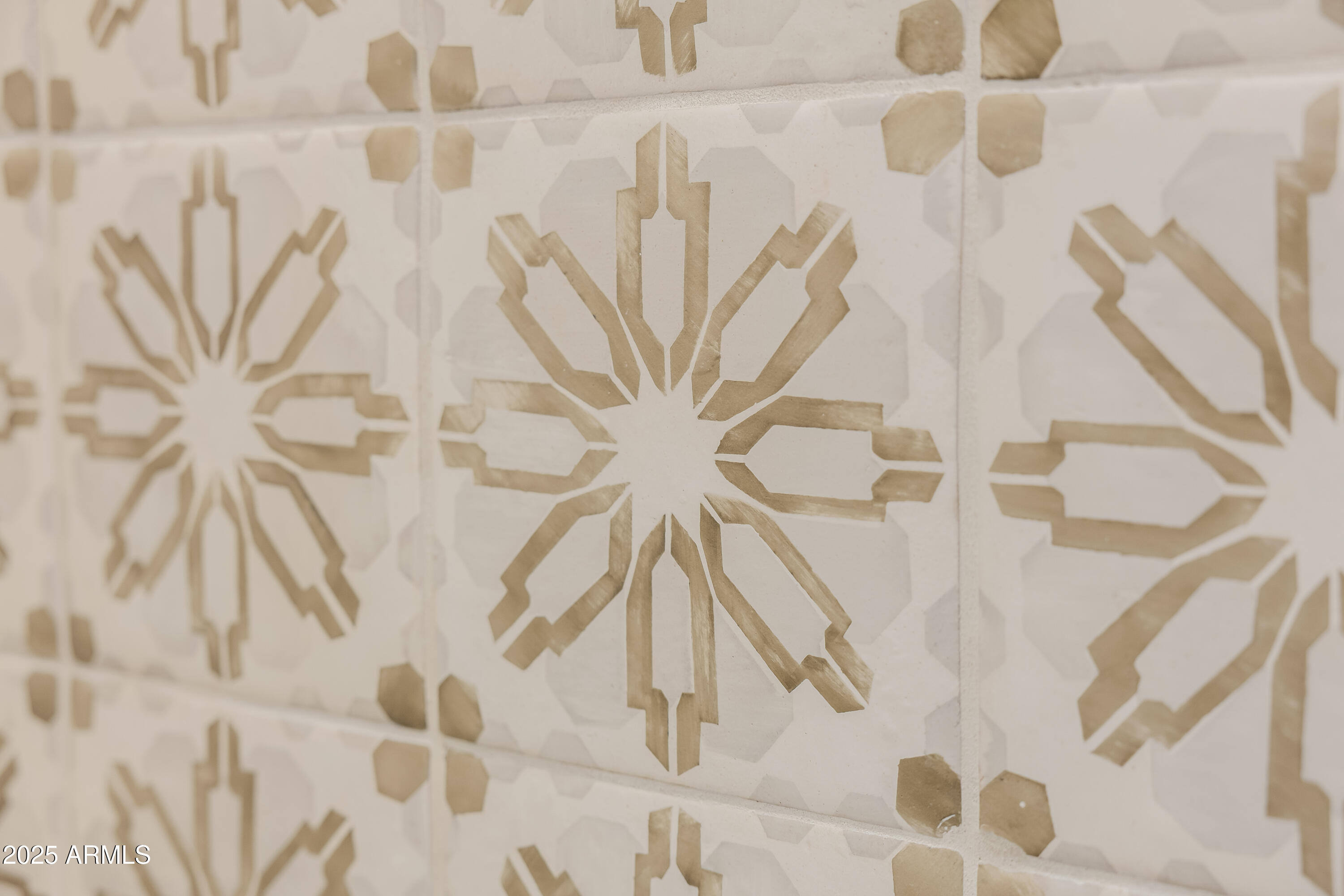 5642 North Scottsdale Road Paradise Valley, AZ 85253 - Photo 20 of 39 Hall Bath