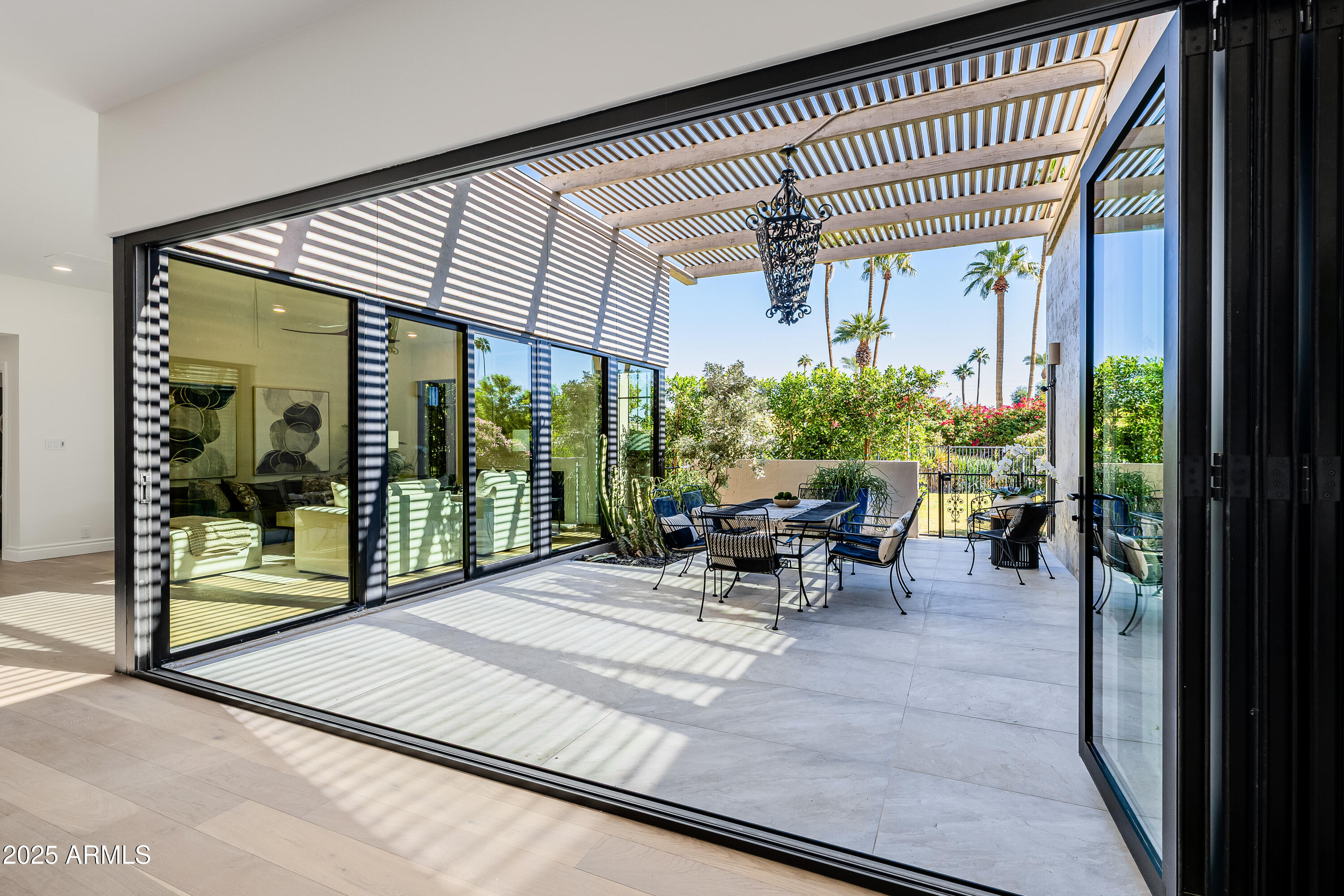 5642 North Scottsdale Road Paradise Valley, AZ 85253 - Photo 30 of 39 Indoor/Outdoor Patio Connection