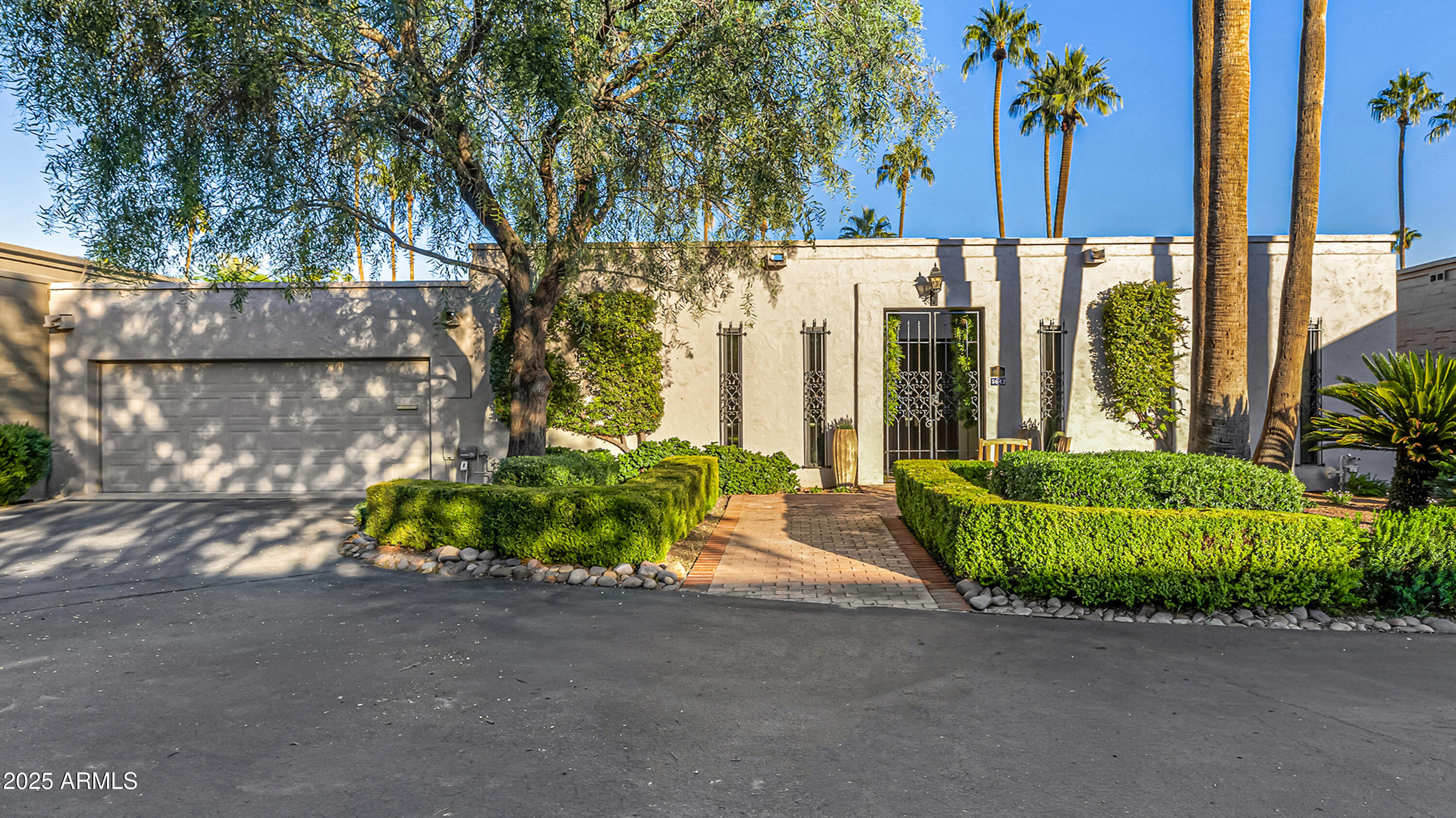 5642 North Scottsdale Road Paradise Valley, AZ 85253 - Photo 33 of 39 Front Elevation