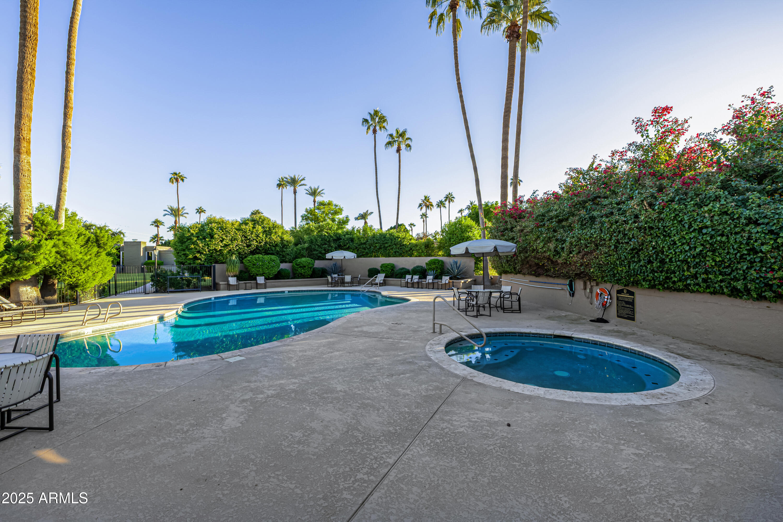 5642 North Scottsdale Road Paradise Valley, AZ 85253 - Photo 37 of 39 Community Pool
