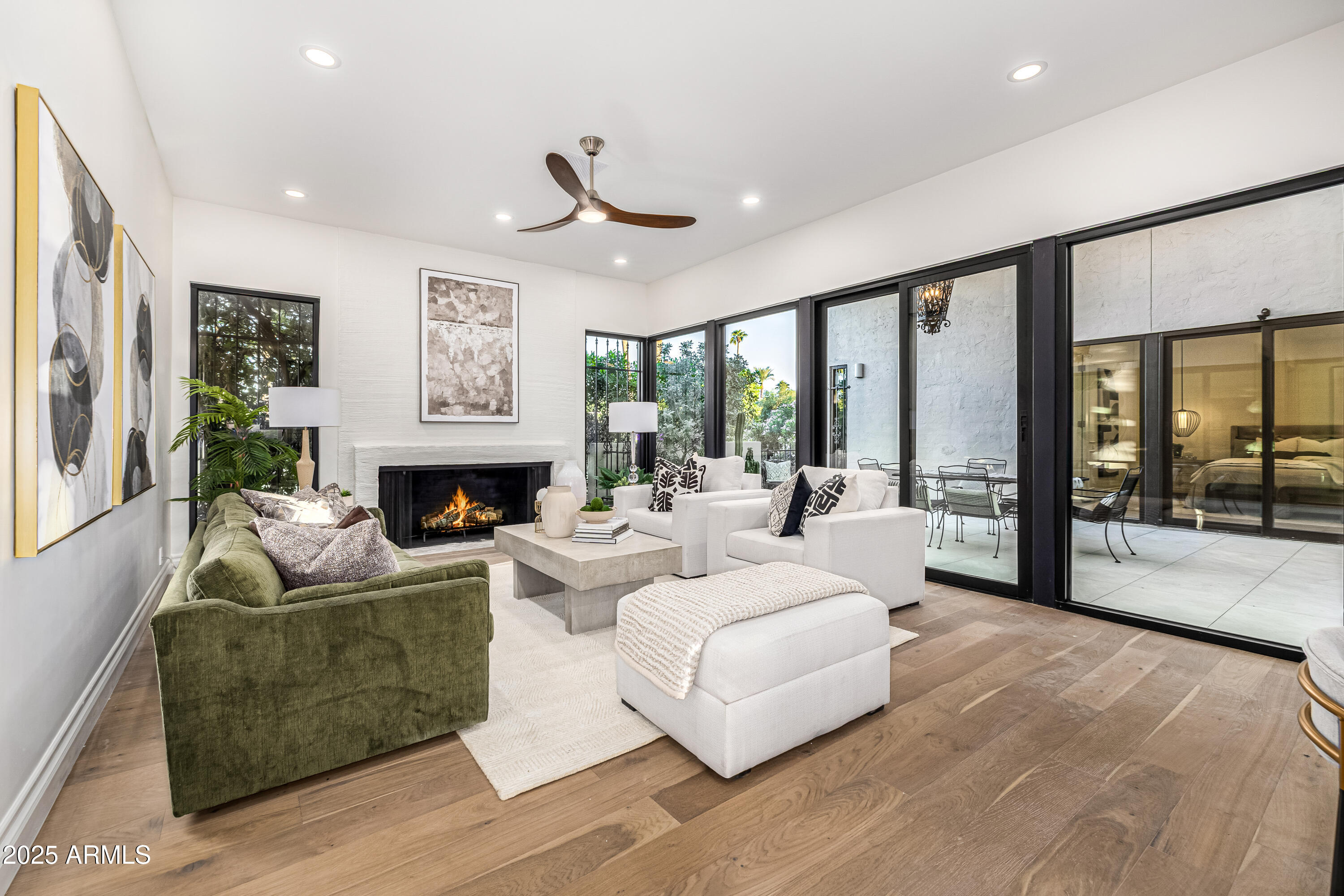 5642 North Scottsdale Road Paradise Valley, AZ 85253 - Photo 3 of 39 Living Room