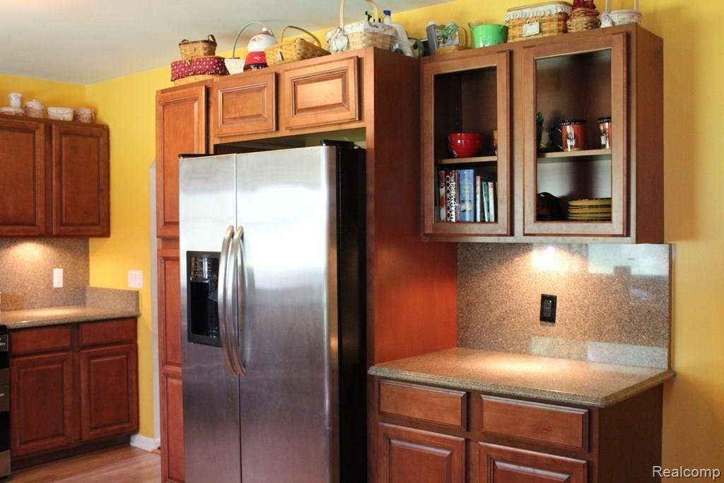 11287 Hartland Road Fenton, MI 48430 - Photo 3 of 30