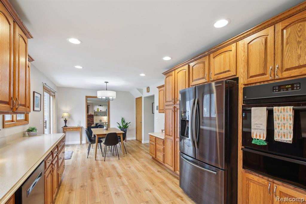 2286 Cole Road Lake Orion, MI 48362 - Photo 6 of 39 Gallery Image 6