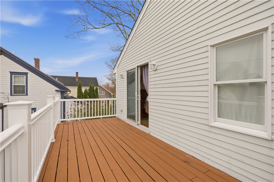 16 Cummings Road Newport, RI 02840 - Photo 4 of 26 Gallery Image 4