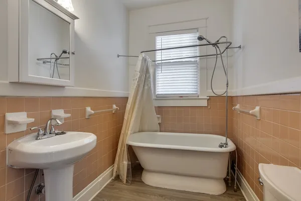 $1,700 | 210 5th Avenue South, Unit 3, Franklin, TN 37064