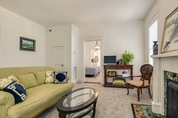 $1,700 | 210 5th Avenue South, Unit 3, Franklin, TN 37064