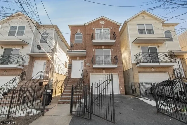 $750,000 | 194 South 8th Street, Newark, NJ 07103