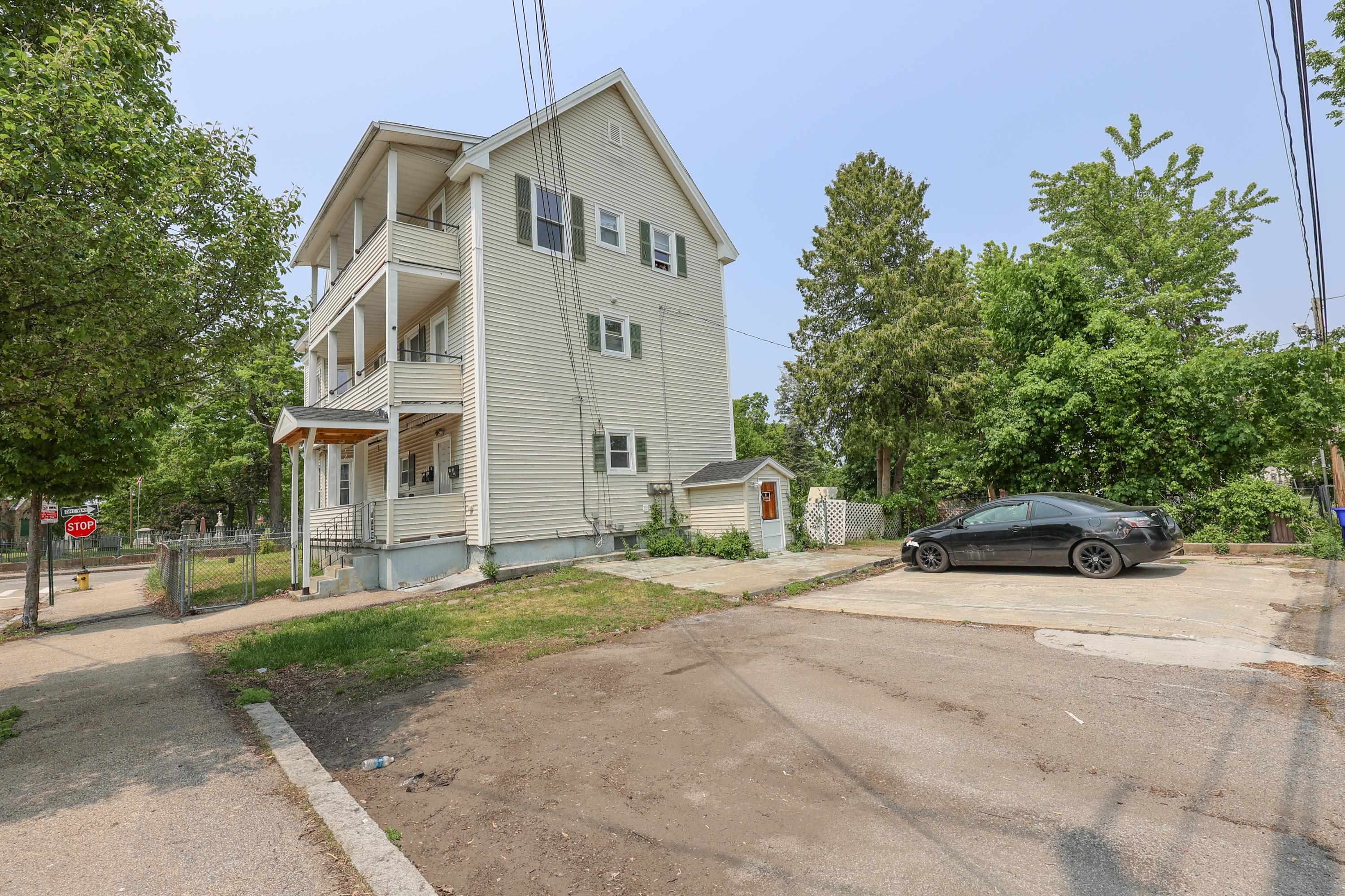 179 Pine Street Manchester, NH 03103 - Photo 2 of 40