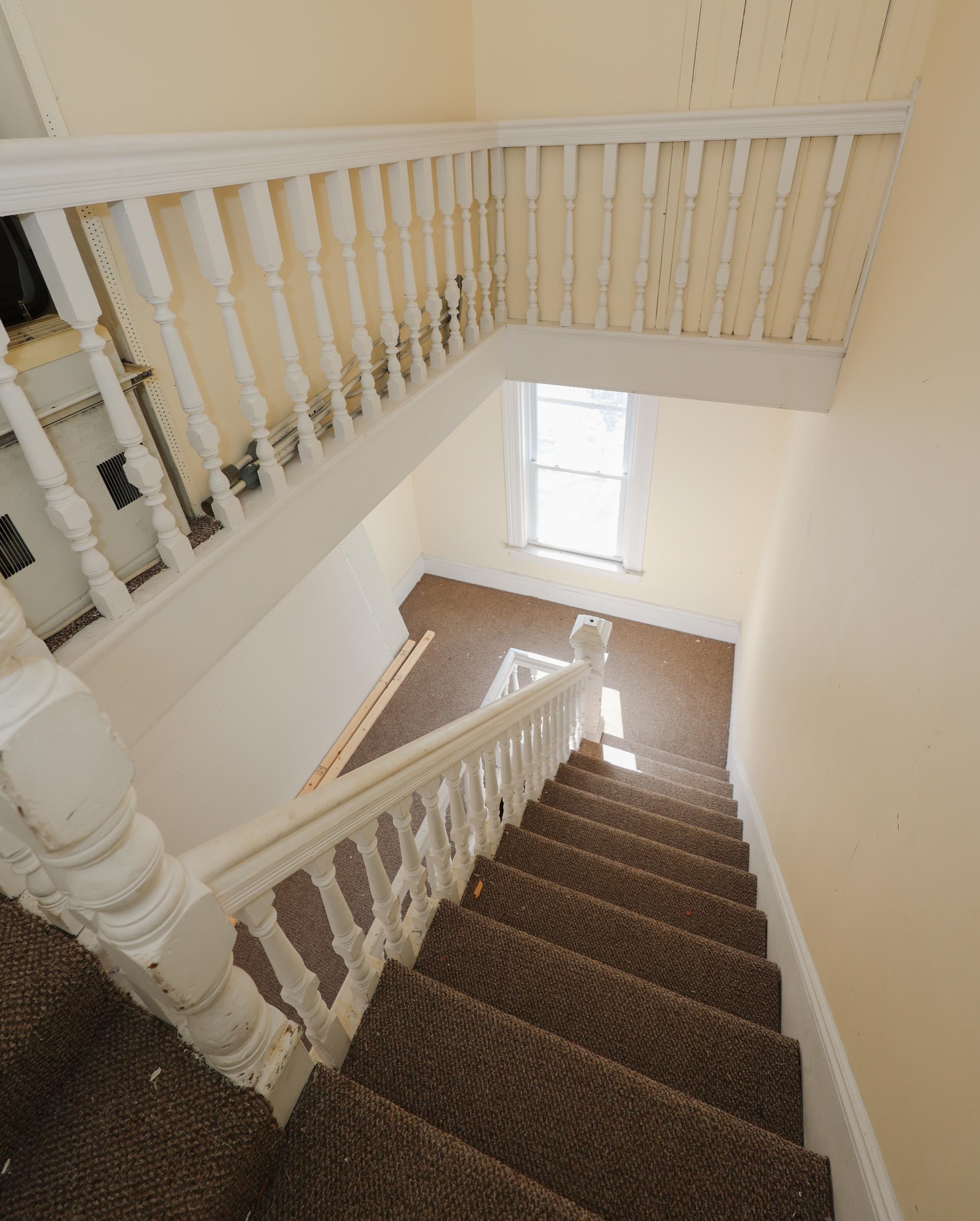 179 Pine Street Manchester, NH 03103 - Photo 5 of 40