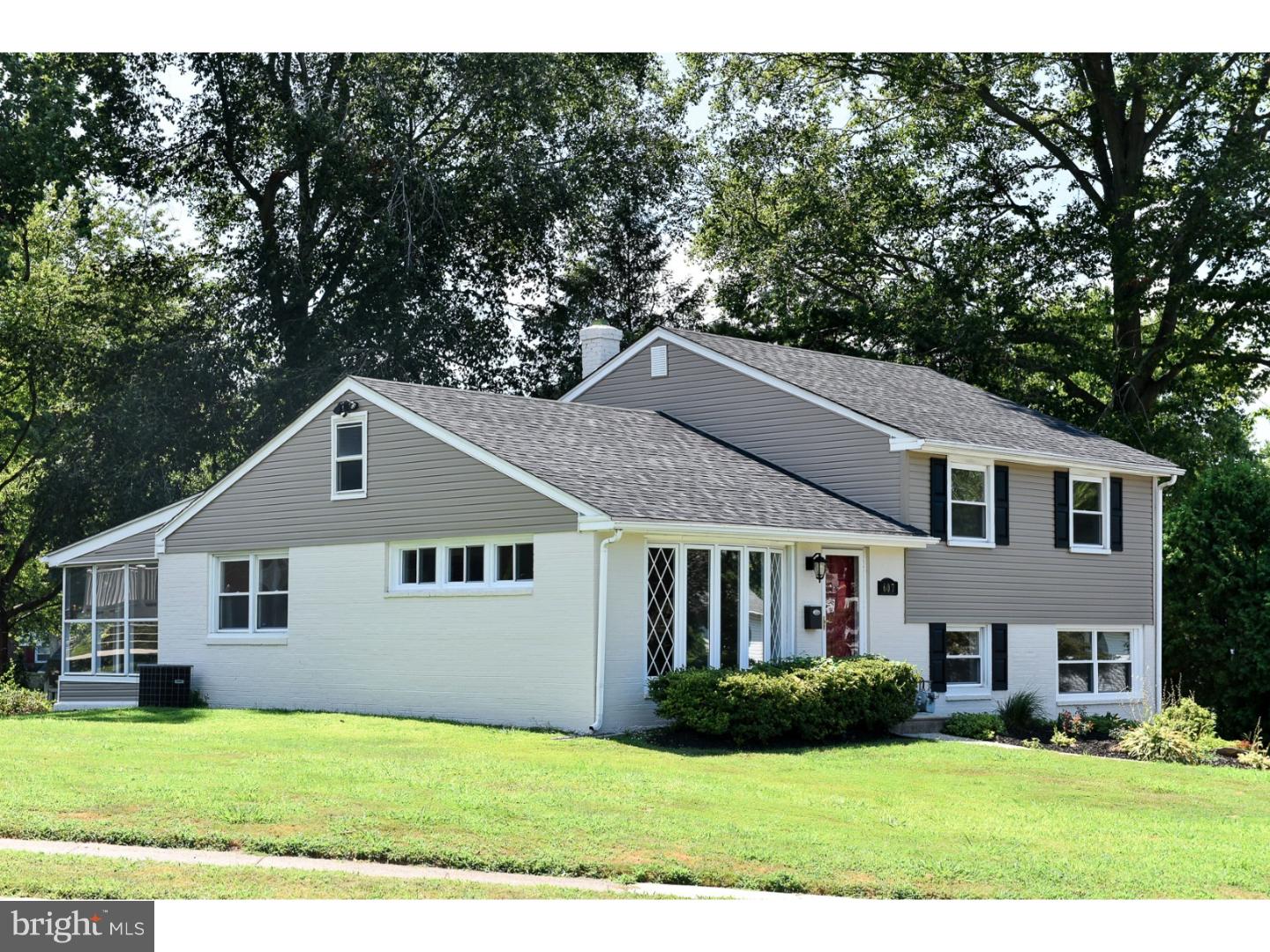 607 Wynne Road Springfield, PA 19064 - Photo 3 of 23 Exterior Side