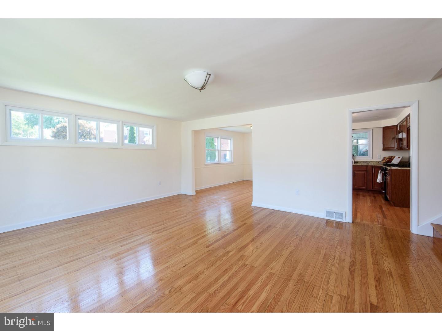 607 Wynne Road Springfield, PA 19064 - Photo 7 of 23 Living Room