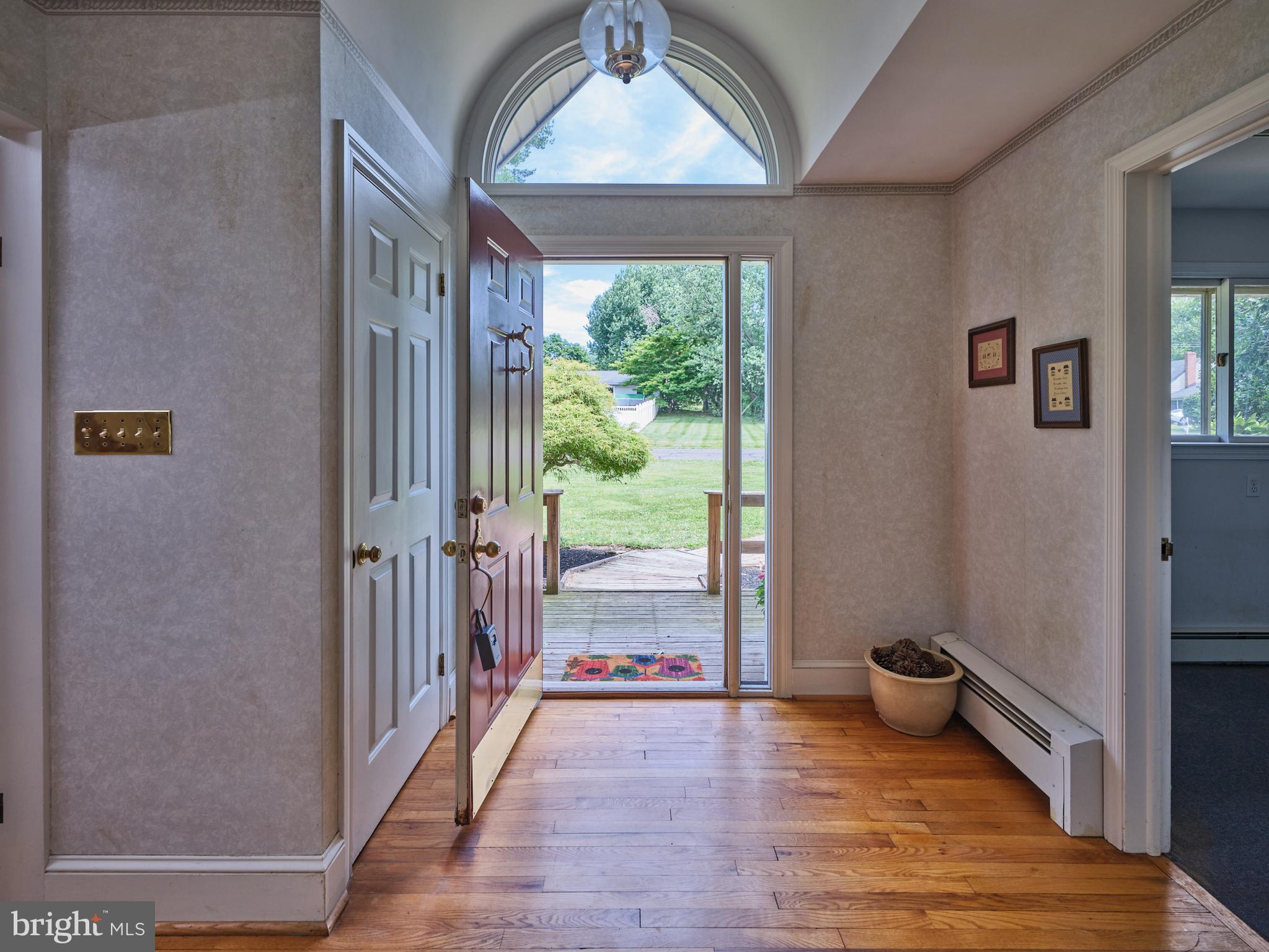 333 Spring House Road Newtown, PA 18940 - Photo 5 of 42 Front foyer