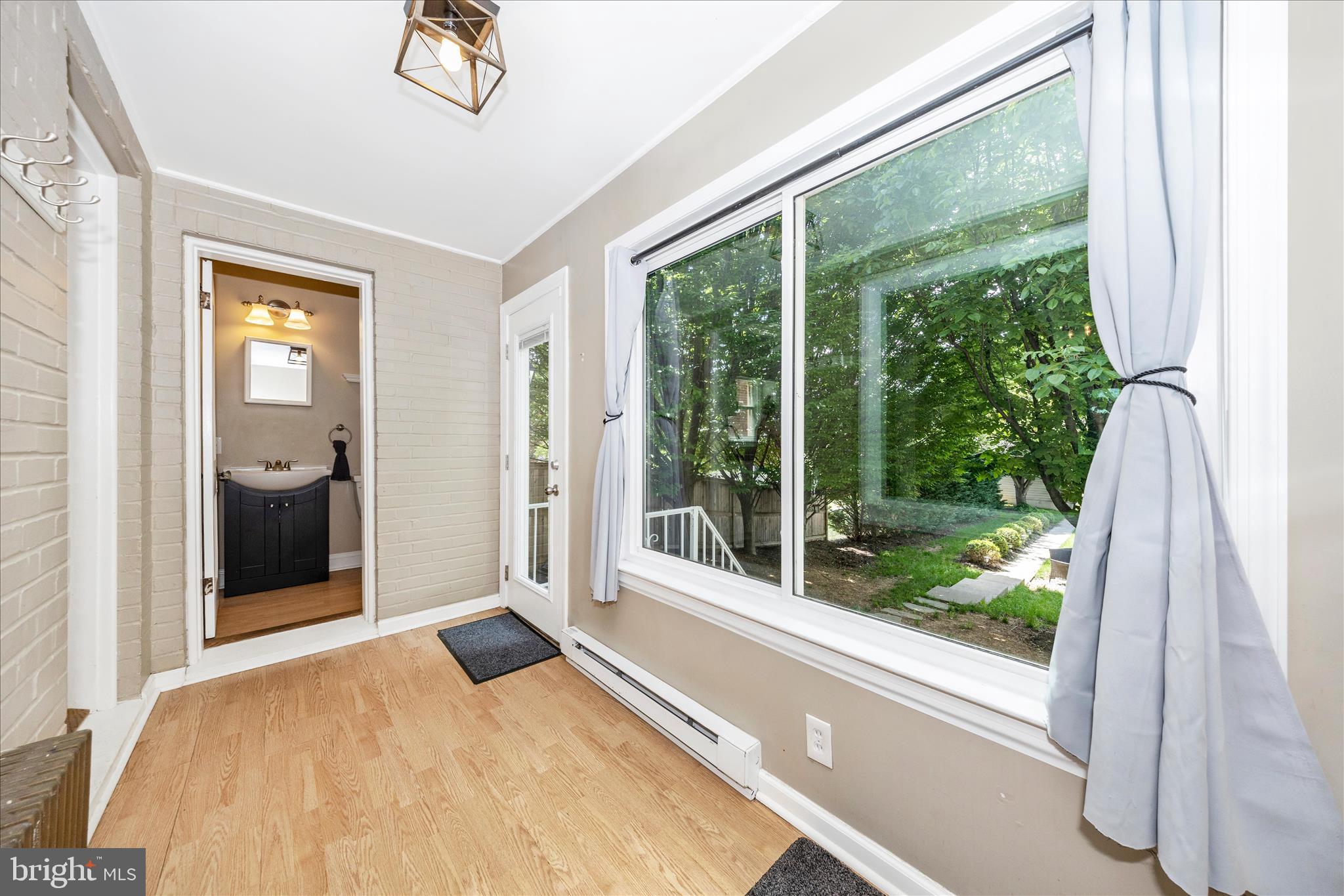 209 Monroe Avenue Frederick, MD 21701 - Photo 19 of 51 Sun Room