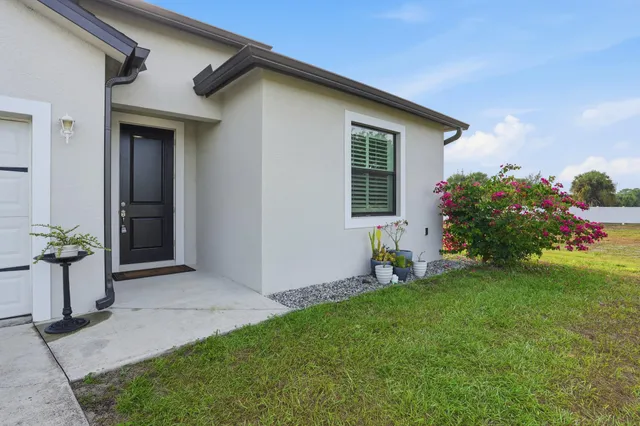 $360,000 | 1068 East Bass Court, LaBelle, FL 33935