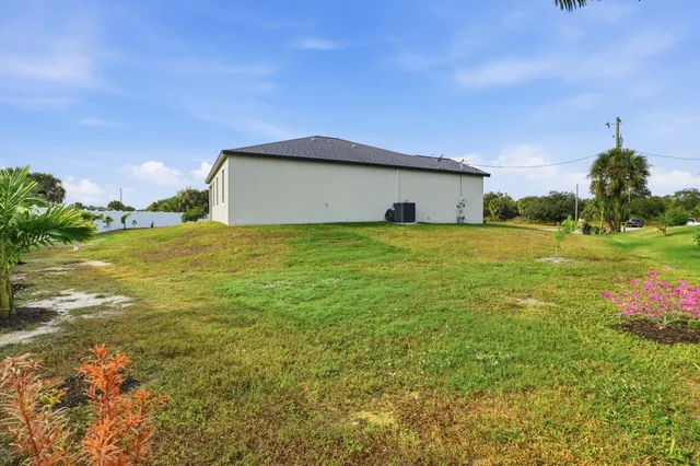 $360,000 | 1068 East Bass Court, LaBelle, FL 33935