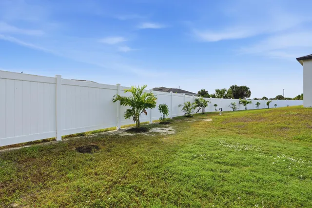 $360,000 | 1068 East Bass Court, LaBelle, FL 33935