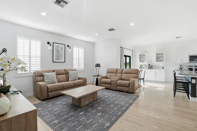 $360,000 | 1068 East Bass Court, LaBelle, FL 33935