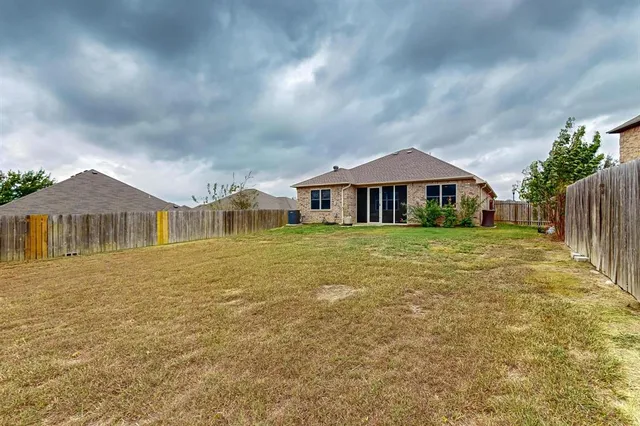 $1,850 | 10 Kramer Court, Sanger, TX 76266