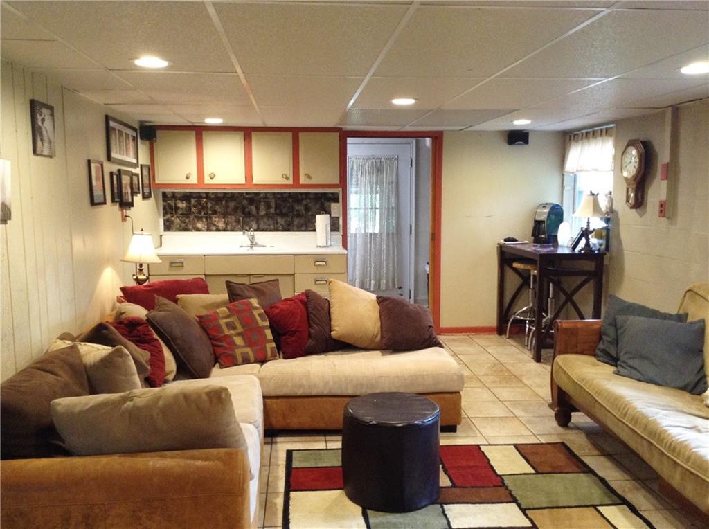 169 Foxwood Road Coraopolis, PA 15108 - Photo 4 of 13
