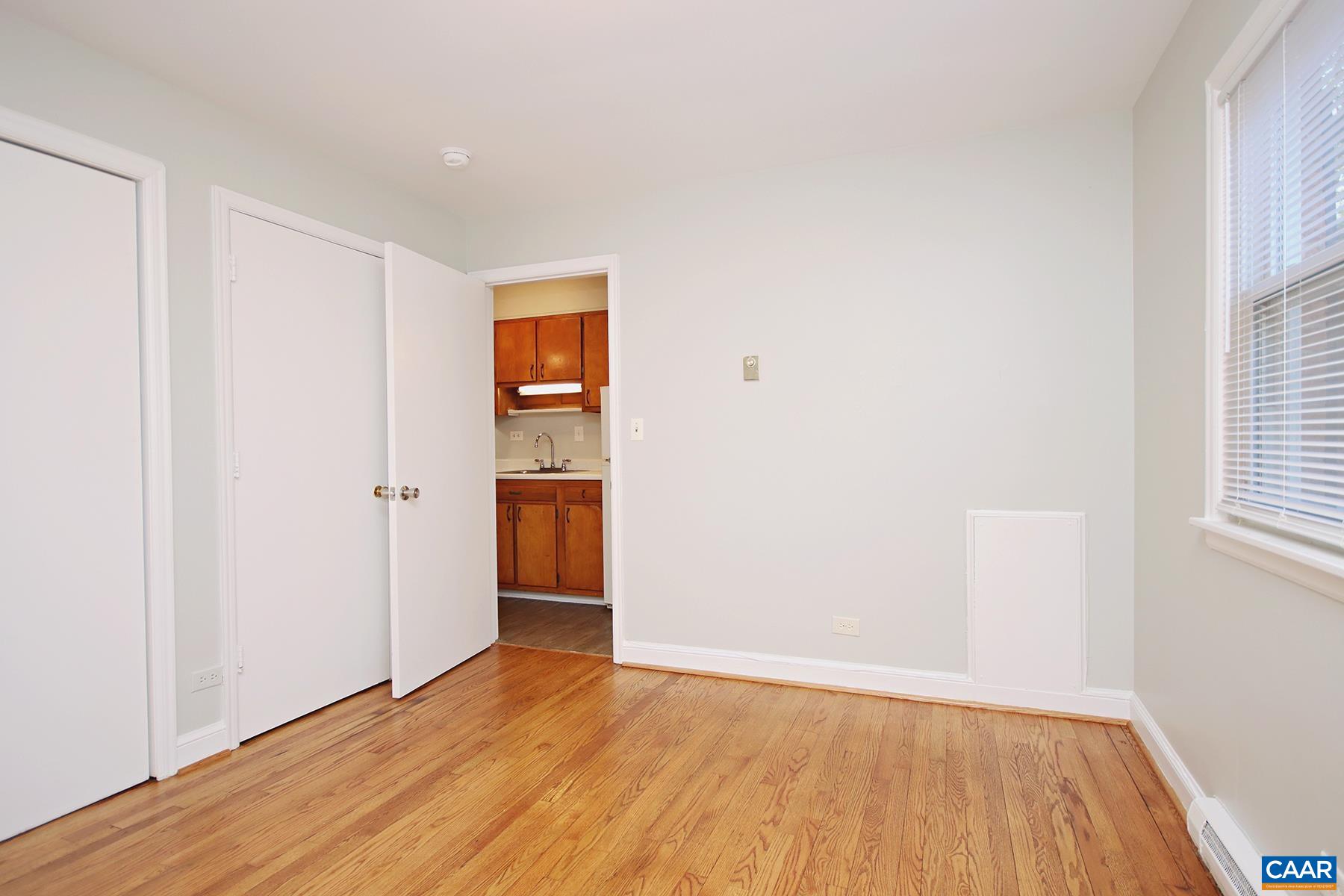 2114 Ivy Road, Unit 7 Charlottesville, VA 22903 - Photo 8 of 9