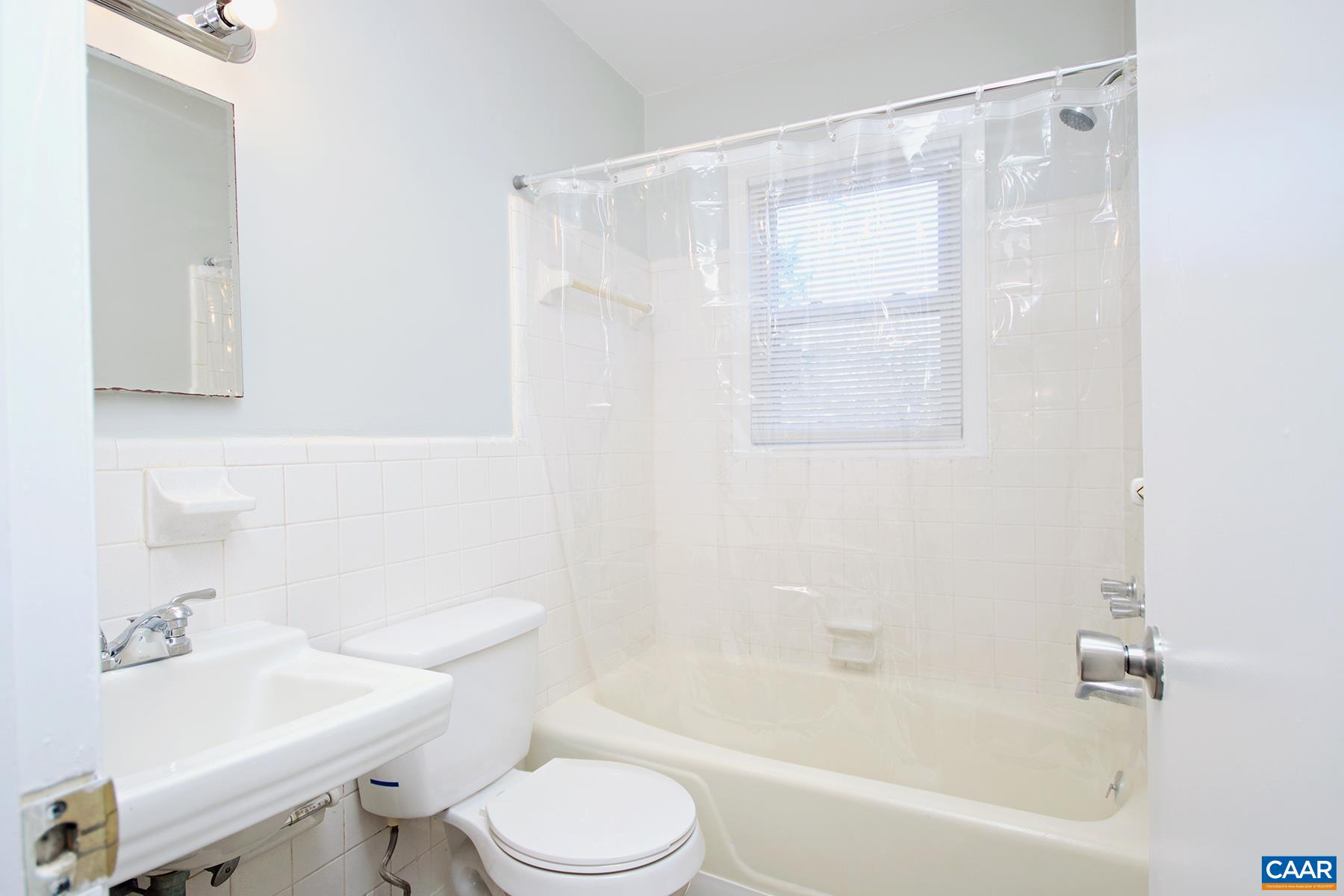 2114 Ivy Road, Unit 7 Charlottesville, VA 22903 - Photo 9 of 9