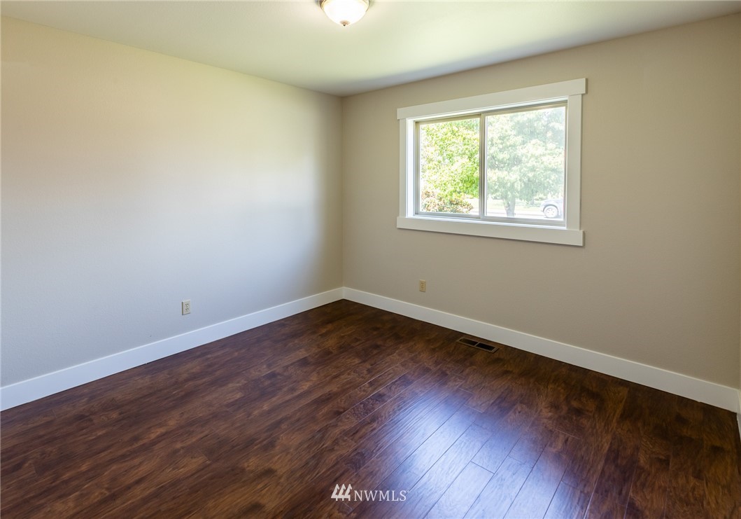 1060 Ridgeway Drive Lynden, WA 98264 - Photo 13 of 18 Gallery Image 13
