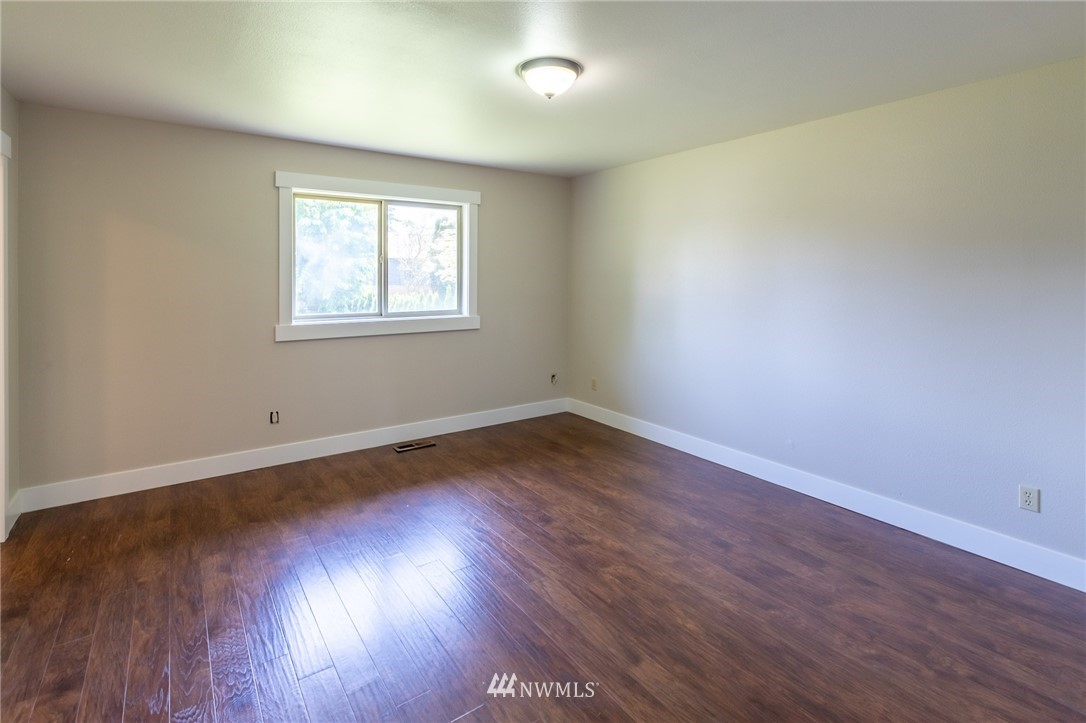 1060 Ridgeway Drive Lynden, WA 98264 - Photo 14 of 18 Gallery Image 14