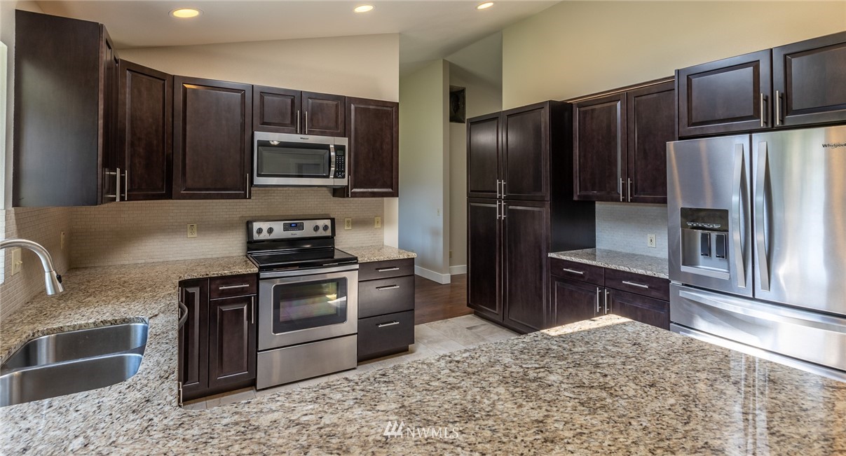 1060 Ridgeway Drive Lynden, WA 98264 - Photo 5 of 18 Gallery Image 5