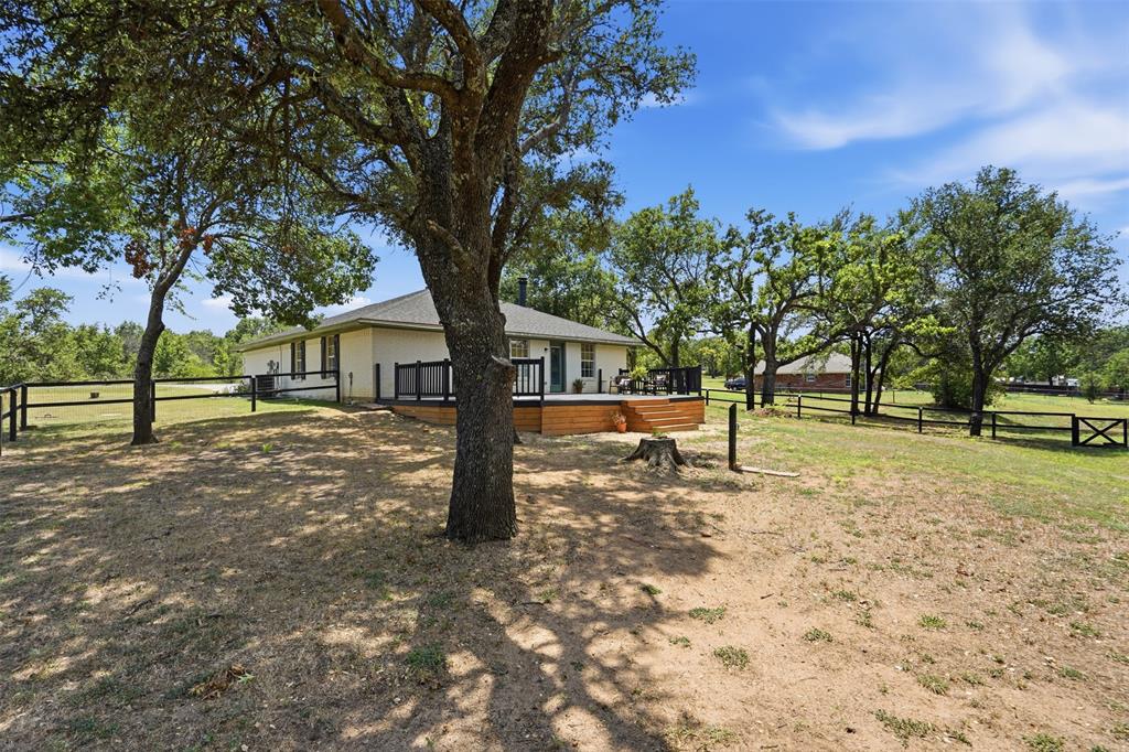 986 Eagles Way Springtown, TX 76082 - Photo 34 of 39 Gallery Image 34