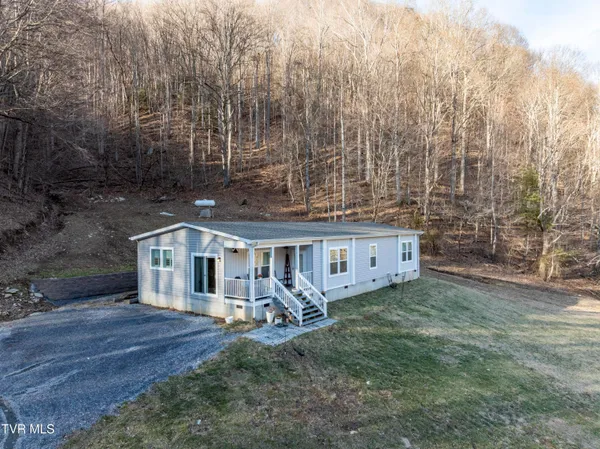 $465,000 | 406 Mathis Road, Flag Pond, TN 37657