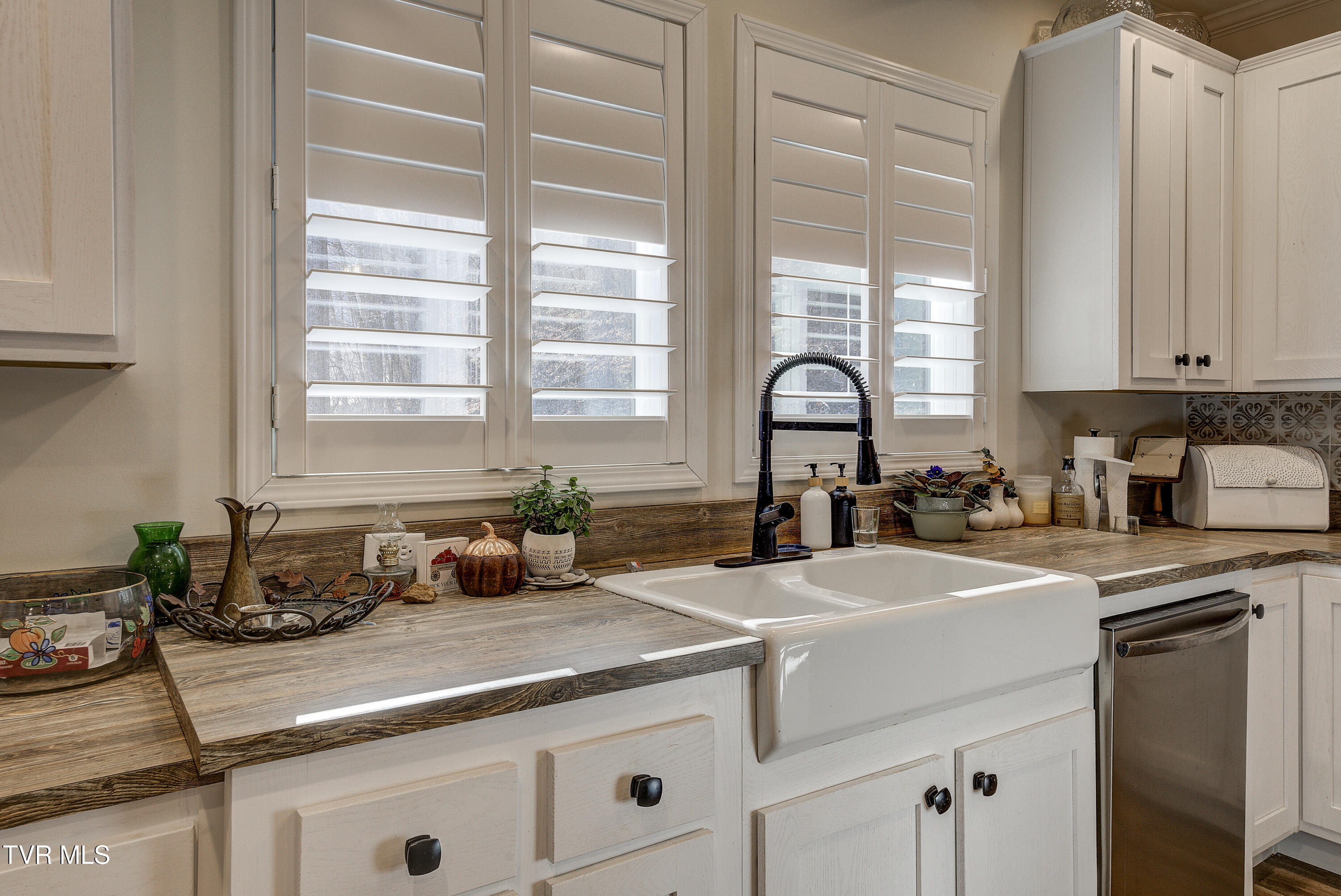 406 Mathis Road Flag Pond, TN 37657 - Photo 13 of 79 Mathis-18