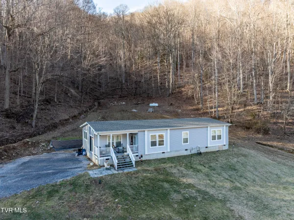 $465,000 | 406 Mathis Road, Flag Pond, TN 37657