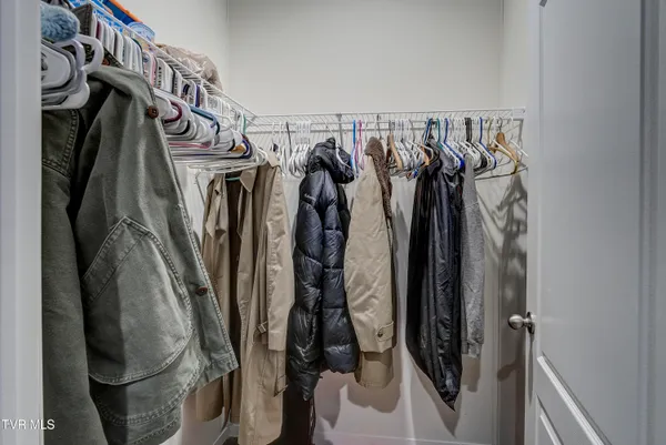 $465,000 | 406 Mathis Road, Flag Pond, TN 37657