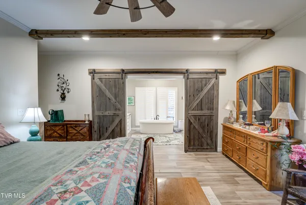 $465,000 | 406 Mathis Road, Flag Pond, TN 37657