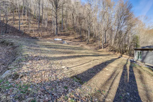 $465,000 | 406 Mathis Road, Flag Pond, TN 37657