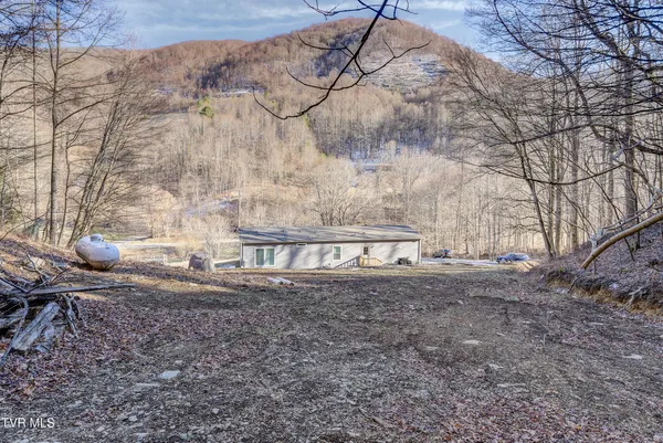 $465,000 | 406 Mathis Road, Flag Pond, TN 37657