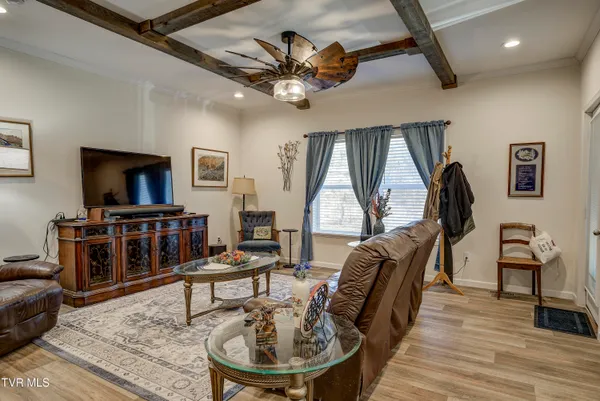 $465,000 | 406 Mathis Road, Flag Pond, TN 37657