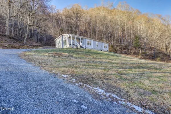 $465,000 | 406 Mathis Road, Flag Pond, TN 37657