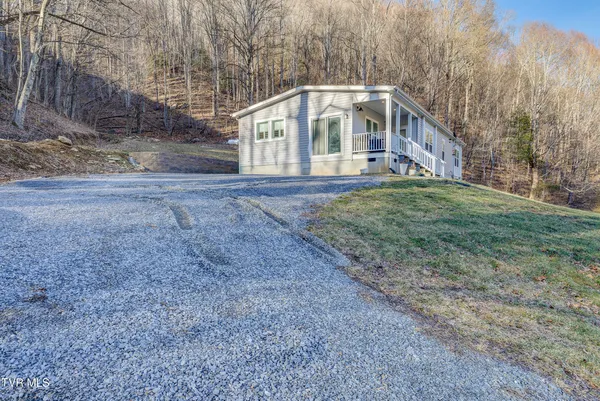 $465,000 | 406 Mathis Road, Flag Pond, TN 37657