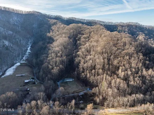 $465,000 | 406 Mathis Road, Flag Pond, TN 37657