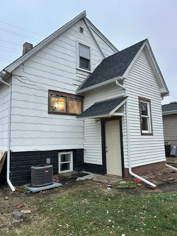 $215,000 | 945 Sard Avenue, Aurora, IL 60506