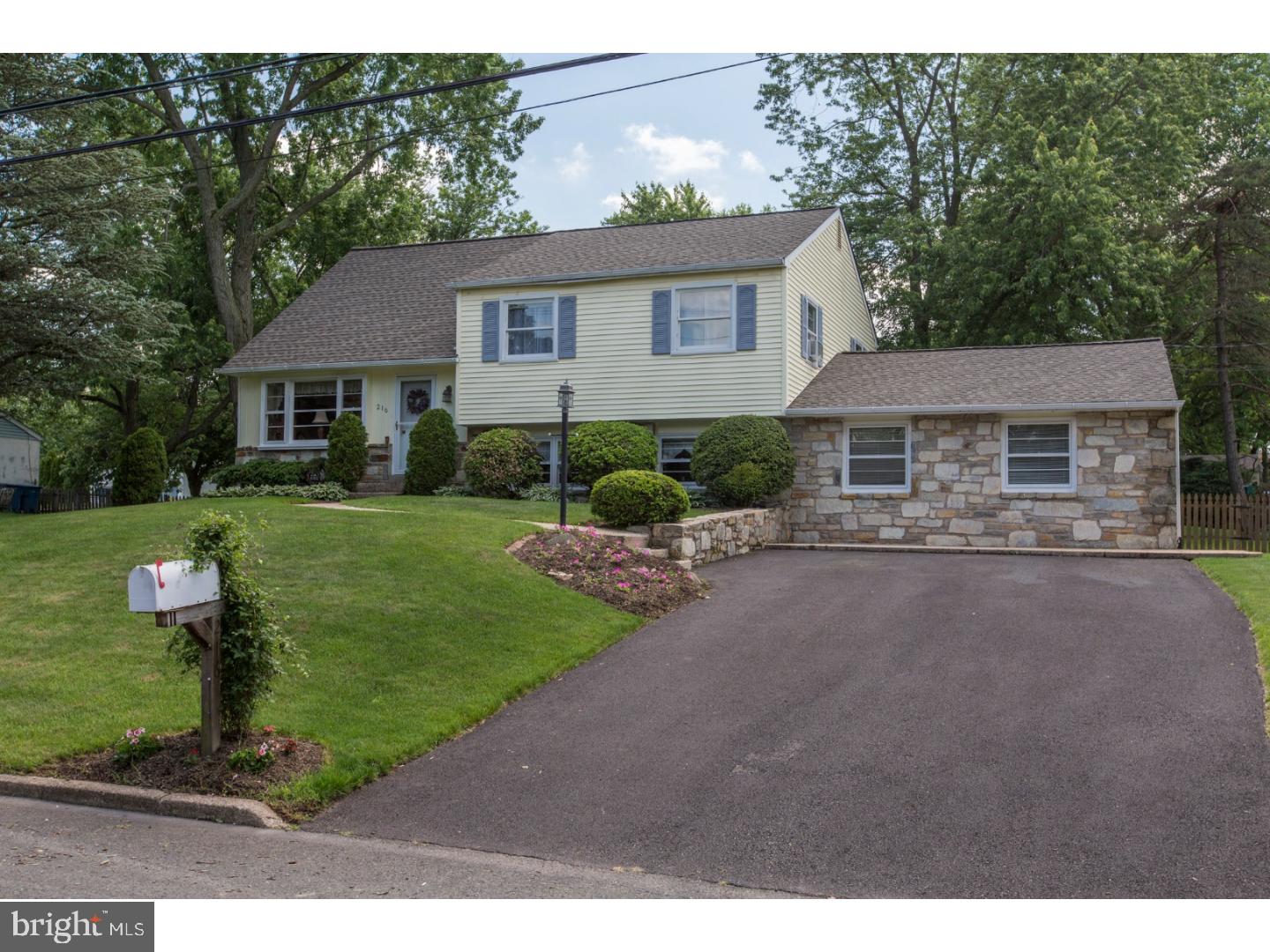 216 Surrey Road Chalfont, PA 18914 - Photo 25 of 25 Exterior Front