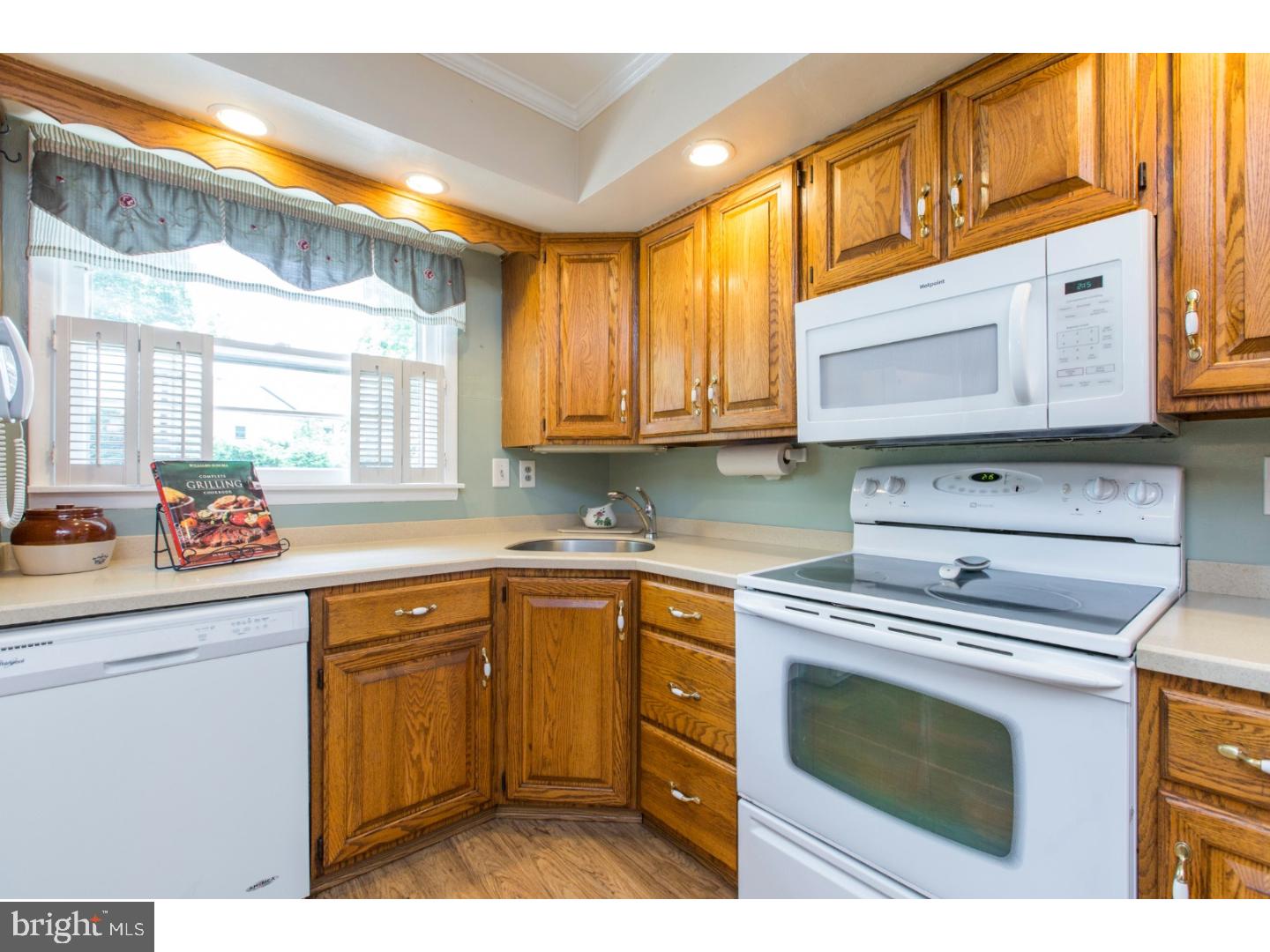 216 Surrey Road Chalfont, PA 18914 - Photo 6 of 25 Kitchen