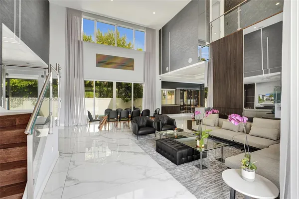 $2,680,000 | 10223 Northwest 75th Terrace, Doral, FL 33178