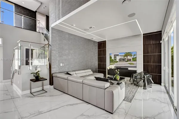 $2,680,000 | 10223 Northwest 75th Terrace, Doral, FL 33178
