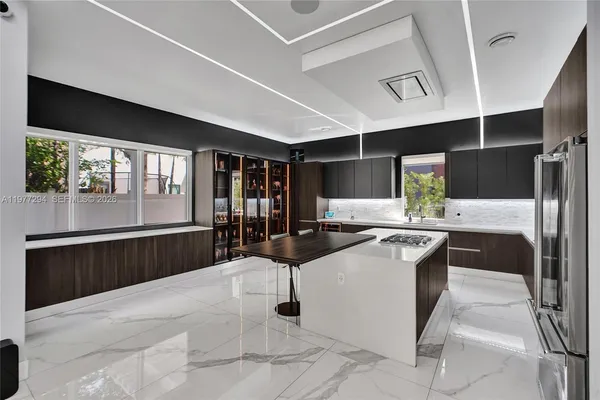 $2,680,000 | 10223 Northwest 75th Terrace, Doral, FL 33178